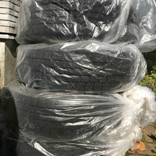 スタッドレスタイヤ13インチホイール付き４本セット(ほぼ新品)