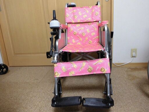 子ども用電動車椅子　ピンク生地女の子用？ 22インチ 座幅35ｃｍ