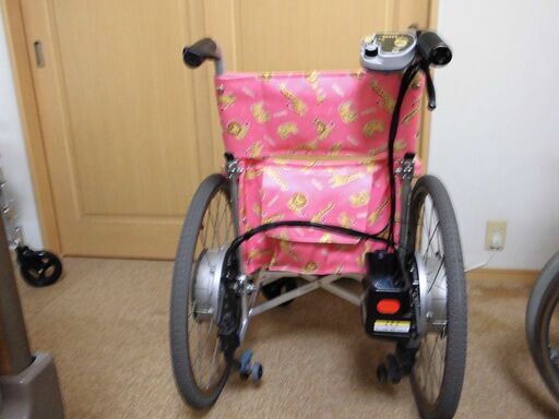 子ども用電動車椅子ピンク生地女の子用 22インチ 座幅35cm Za 津のその他の中古あげます 譲ります ジモティーで不用品の処分 子ども用電動車椅子ピンク生地女の子用 22インチ 座幅35cm Za 津のその他の中古あげます 譲ります ジモティーで不用品の処分