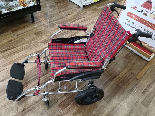 【店頭販売のみ】KADOKURA　車椅子　 入荷しました！！