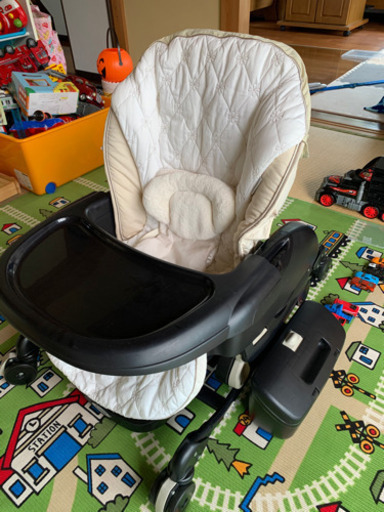 「お取引中」コンビ 電動ハイローチェア　フェアレットAT ラグジュア