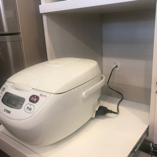 マナベインテリアハーツ　食器棚