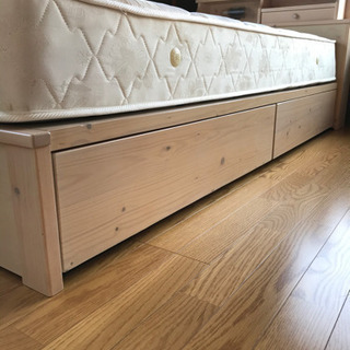 値下げしました！美品！シングルベッド、収納付き