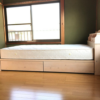 値下げしました！美品！シングルベッド、収納付き