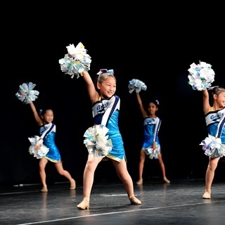 鶴川でチアダンスする日曜日開催 小学生チアダンス Gravis 鶴川のダンスの生徒募集 教室 スクールの広告掲示板 ジモティー