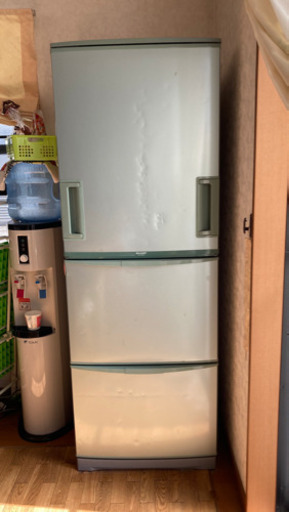 2020 Iris Ohyama 142L 冷凍庫- 北巽駅から10kmまでの無料配達