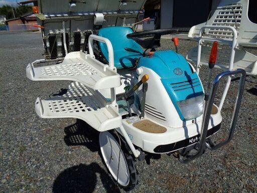 再値下げしました。クボタ乗用田植機（４条植え）美品です。15万円