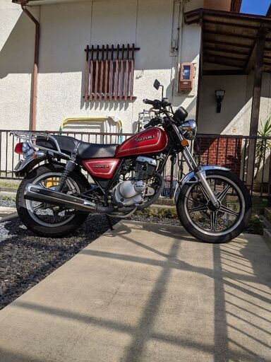 スズキ GN125 2F