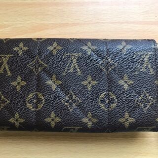 ルイ・ヴィトン ポルトフォイユ・サラ 二つ折り モノグラム エトワール キルティング 長財布 M66556 