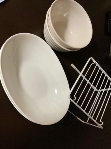 白い丼 カレー皿各二枚と収納棚 Double A 豊明の生活雑貨の中古あげます 譲ります ジモティーで不用品の処分