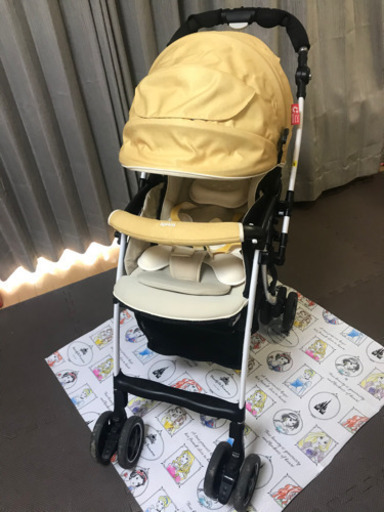 ガチャピンさま　アップリカ　ベビーカー