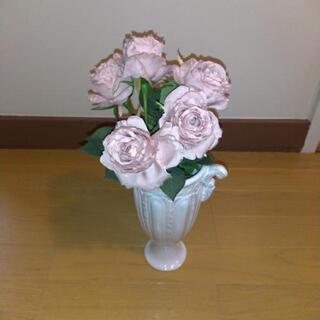【ネット決済・配送可】花瓶　造花　バラ