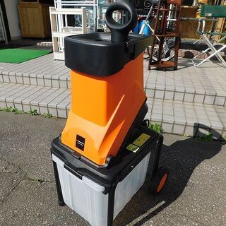 美品 YARD FORCE ヤードフォース 枝シュレッダー YF5458 タイヤ付きガーデンシュレッダー