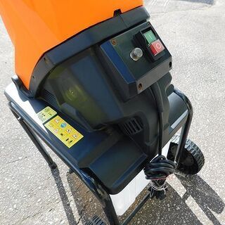 美品 YARD FORCE ヤードフォース 枝シュレッダー YF5458 タイヤ付きガーデンシュレッダー