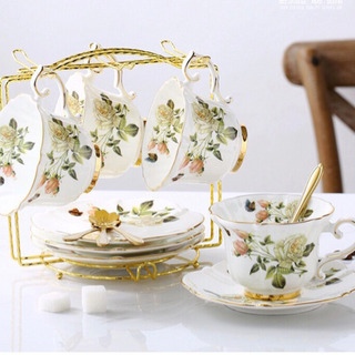 カップ&ソーサー ローズ×4客セット／超美品 桜の形のスーブン付き