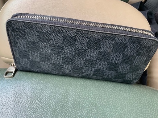 訳あり！ ルイヴィトン グラフィット ダミエ ジッピー ヴェルティカル 長財布