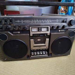 【ジャンク品】古いラジカセ