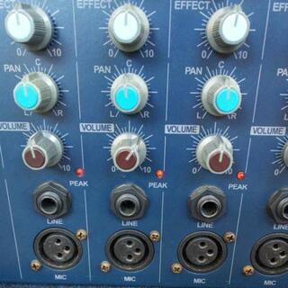 出力200W…11CHパワードミキサー