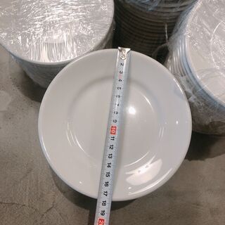 白いお皿　全長１７・５センチ　70枚
