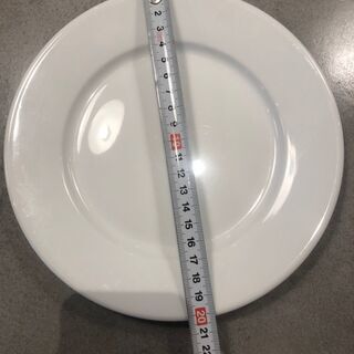 白い高級お皿　全長20センチ　