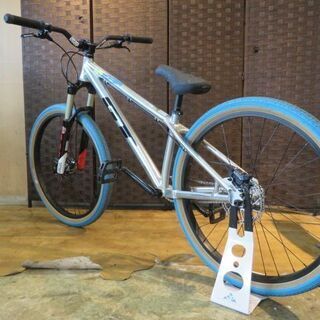 ■GT LA BOMBA ジーティー ラボンバ 26インチ シルバー シングルスピード アルミフレーム MTB マウンテンバイク 自転車 札幌発