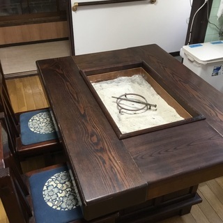 囲炉裏テーブルのダイニングセット！滅多に入荷しない珍品です