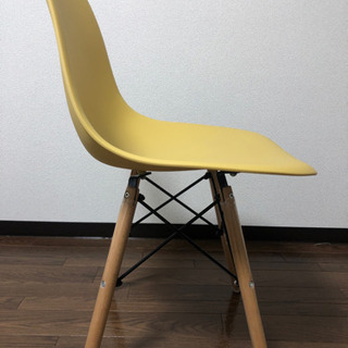 黄色の椅子(2脚あります)1脚:3000円