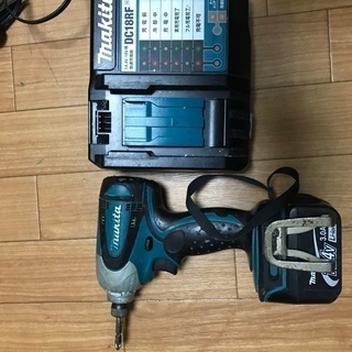 マキタ　インパクトドライバー
