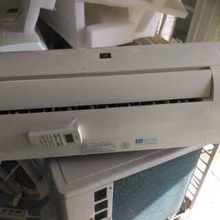シャープエアコン2014年生畳用別館倉庫浦添市安波茶2-8-6においてます