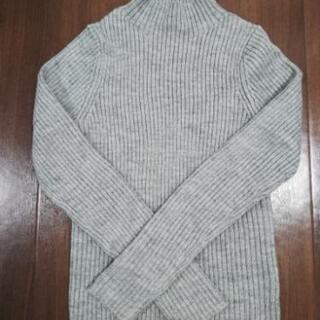 ユニクロ　リブモックネックセーター