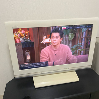 TOSHIBAテレビ 。26インチ、リモコン付き！白 26A900