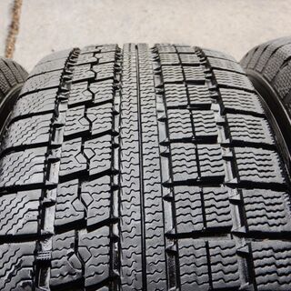 ＦＥＩＤ　１５インチ　スタッドレス　ノア、ＶＯＸＹ，セレナ、ステップＷ