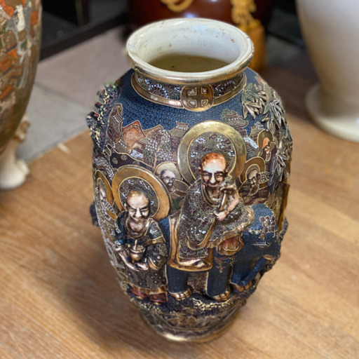 骨董品　立体柄の壺