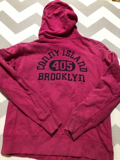 ブルックリンロゴパーカー ショッキングピンク たぬきち 塚田のパーカー レディース の中古 古着あげます 譲ります ジモティーで不用品の処分