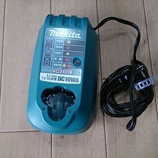 マキタ　充電式ドライバドリル　FD030D