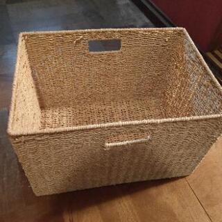 藁製の箱