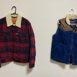 Levi's のジャケット& ZARA のベスト& GUESSの...