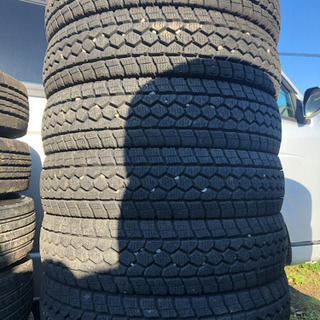 700R16トラックタイヤ12PRバリ溝6本セット❣️ 2トン　トラック　エルフ　等に