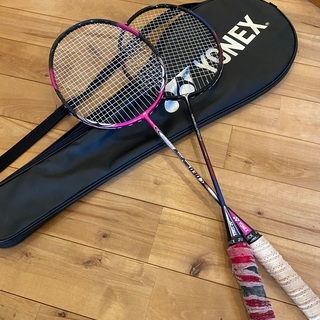 バドミントン　YONEX ラケット（ケースつき）