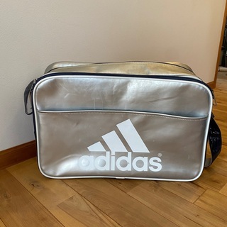 エナメルショルダーバック　ADIDAS アディダス