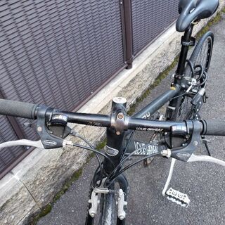 ☆Louis Ganeau☆28インチ 16段階ギア クロスバイク