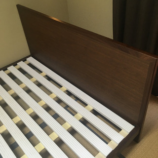 【価格交渉ok】クイーンサイズベッド(スランバーランド、マットレス付き)
