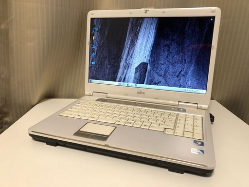 【11/3までに受け渡しできる方表示金額より1,000円割引】【SSD搭載！Fujitsu製ノートPC】Celeron 925 メモリ4GB SSD 128GB DVDスーパーマルチ WiFi搭載 Win10 Home