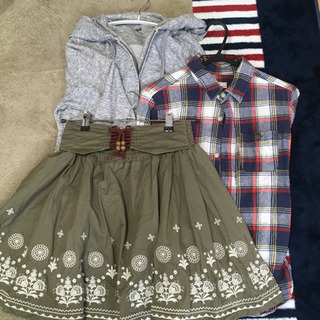 レディース　パーカー、チェックシャツ、刺繍スカート
