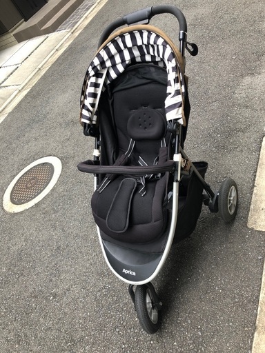 Aprica スムーヴ　雨カバー付　三輪