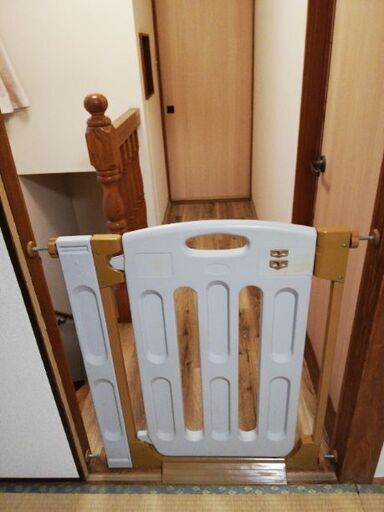 取引中 スーパーワイドゲイトどこでもポールセット オートマチックゲイト Naoshiba 綱島の子供用品の中古あげます 譲ります ジモティーで不用品の処分