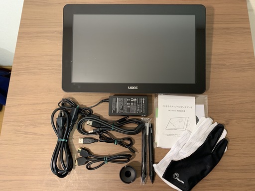 【値下げしました】UGEE製15.6インチ　液晶タブレット　液タブ