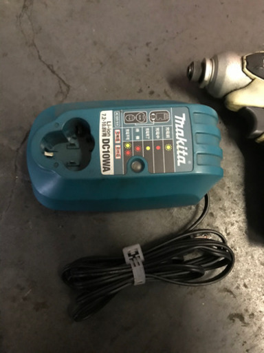 makita 充電式インパクトドライバ　10.8v