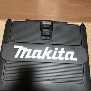 決まりました マキタ インパクトドライバ 開封のみ クリーナー付き