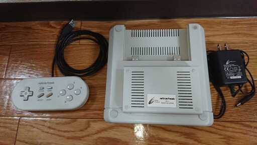 レトロフリーク (レトロゲーム互換機)  　１１機種対応　中古良品